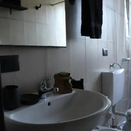 2nd Floor - Holiday House *