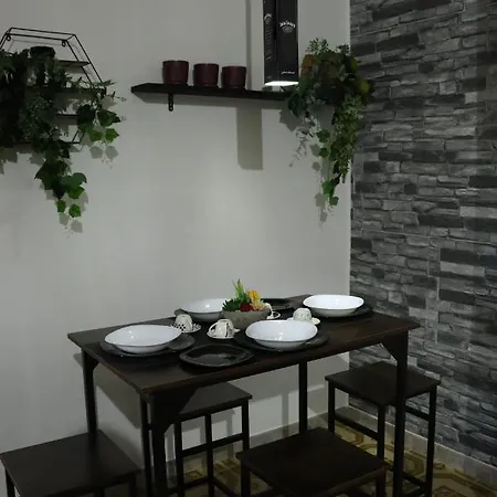 2nd Floor - Holiday House Apartment
