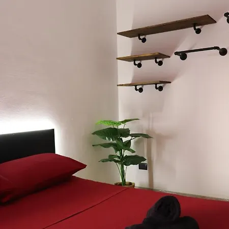 2nd Floor - Holiday House