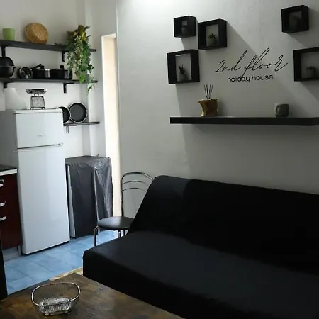 2nd Floor - Holiday House *